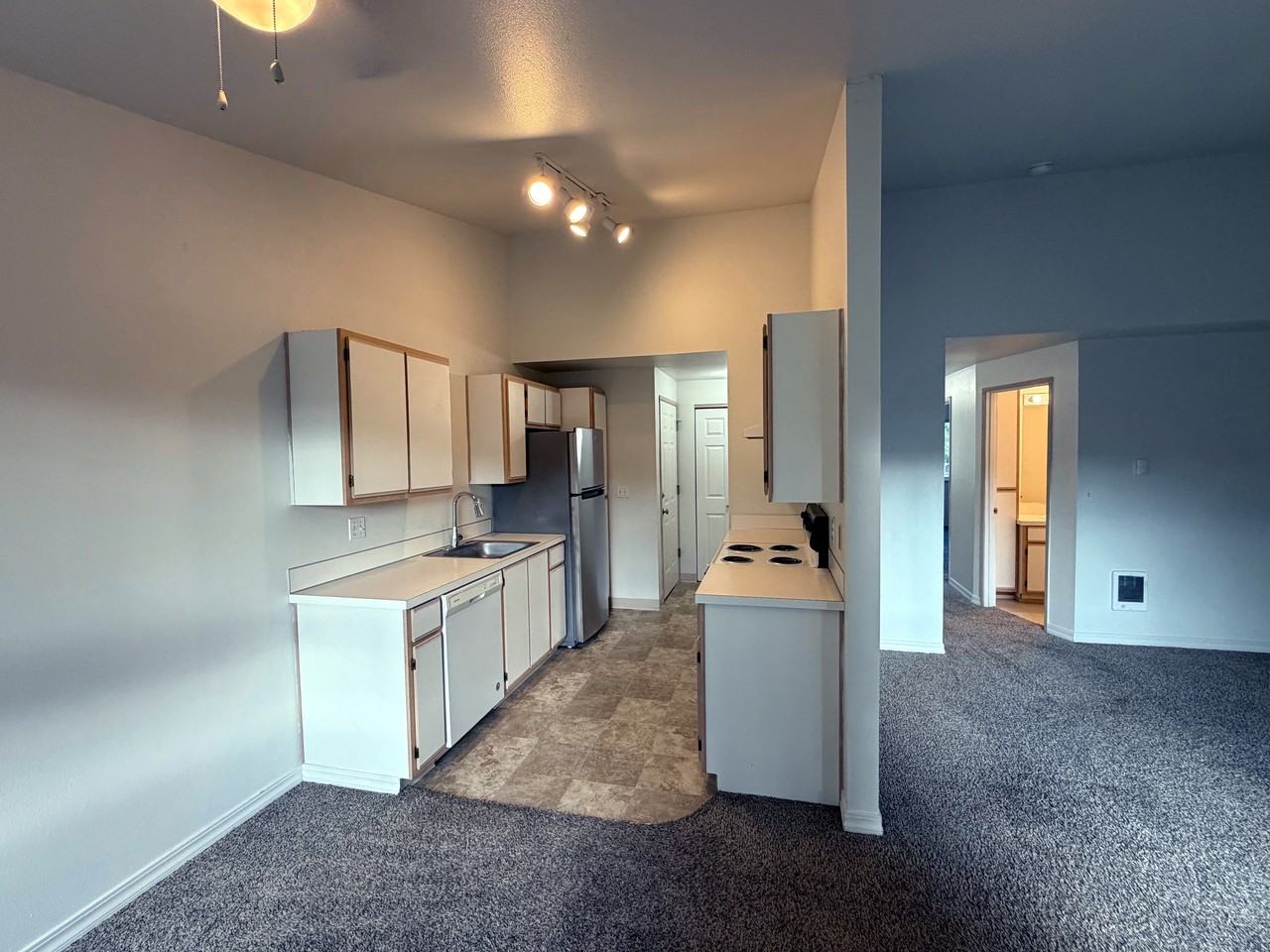 4785 Skyline Road South - Photo 5 of 46