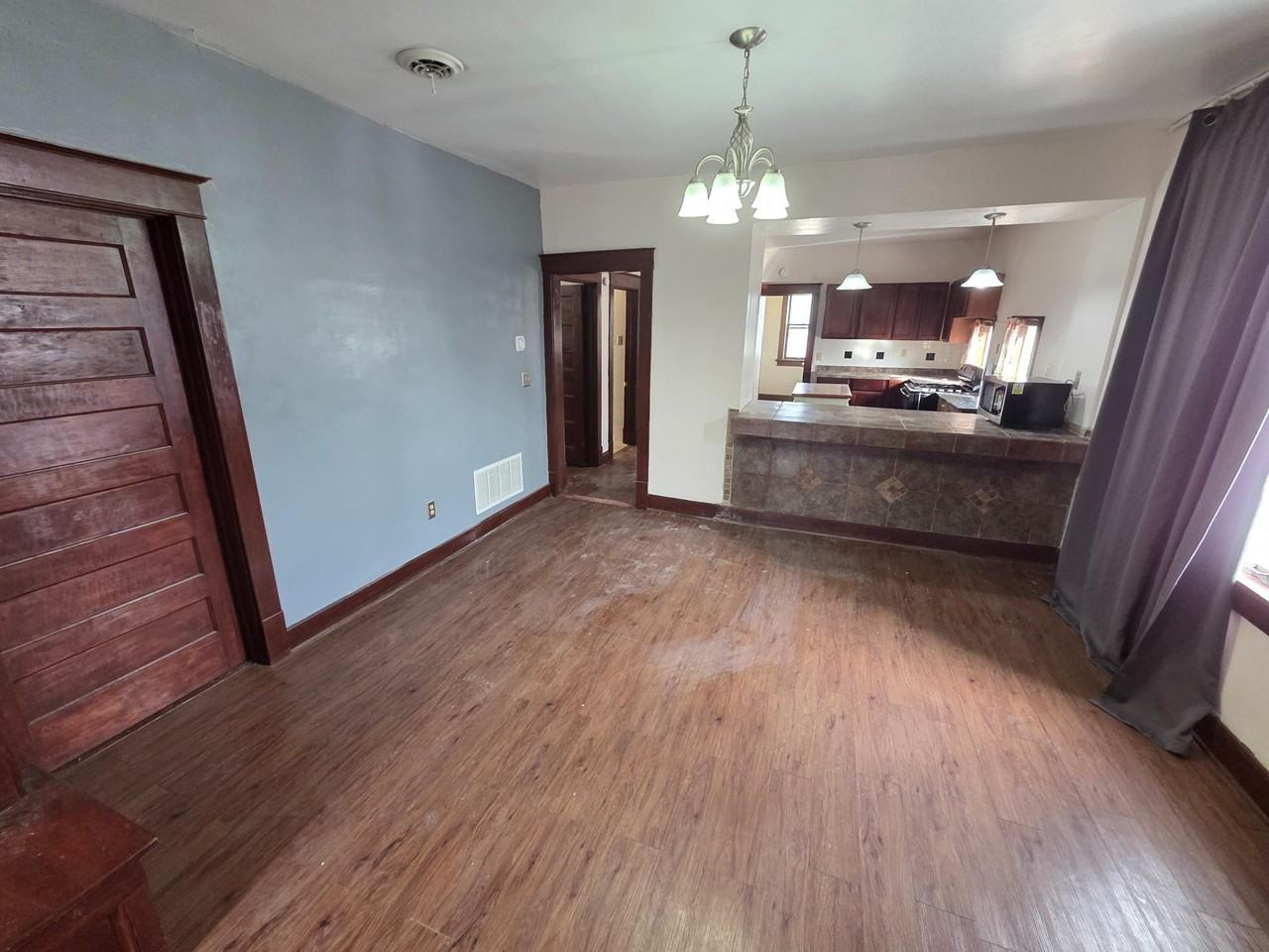 748 S 28th St - Photo 4 of 14