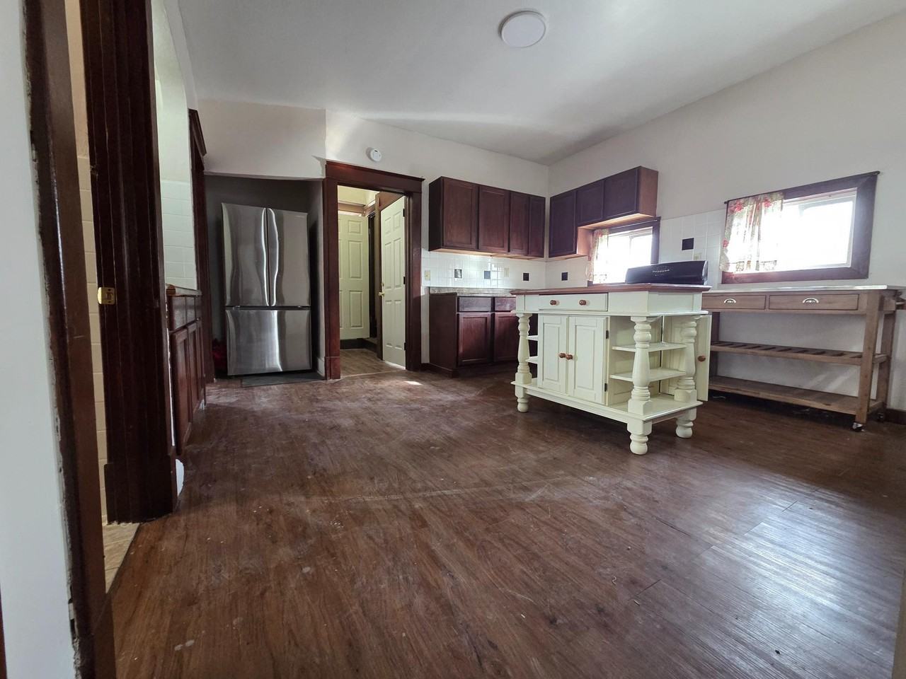 748 S 28th St - Photo 5 of 14