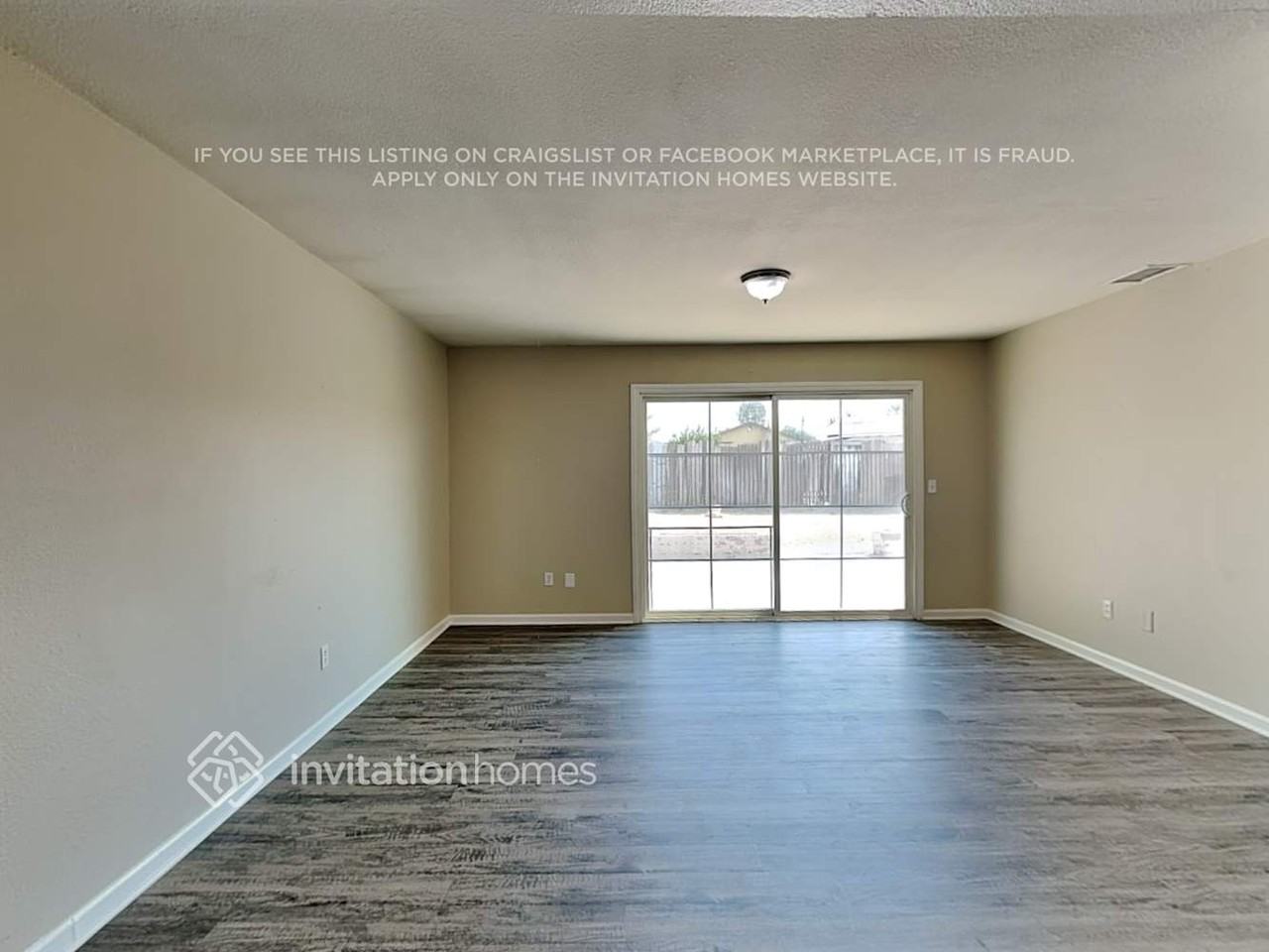 7807 Colwyn Ave - Photo 3 of 15