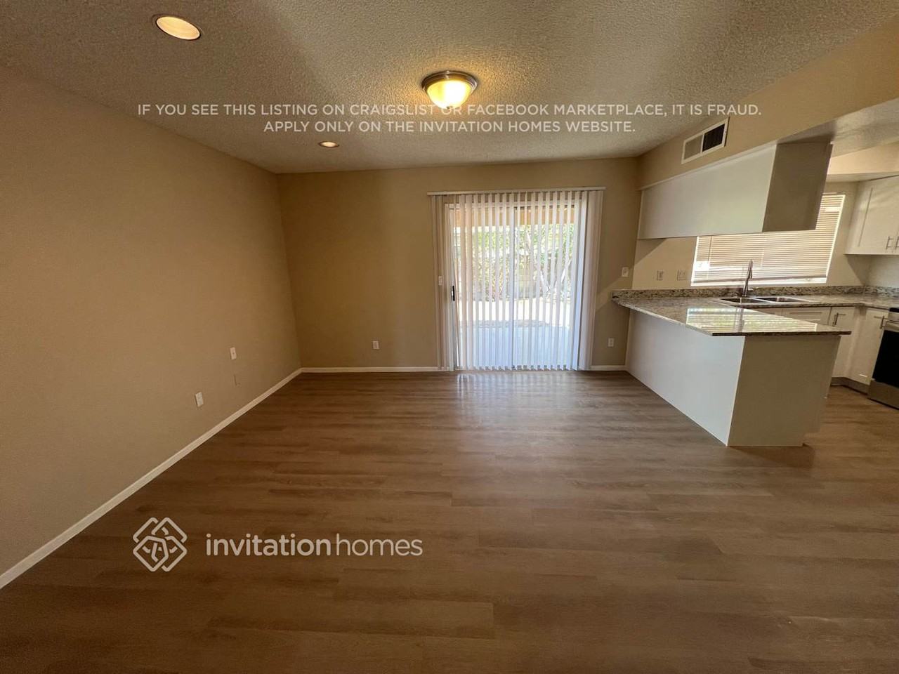 2210 W Utopia Rd - Photo 4 of 15