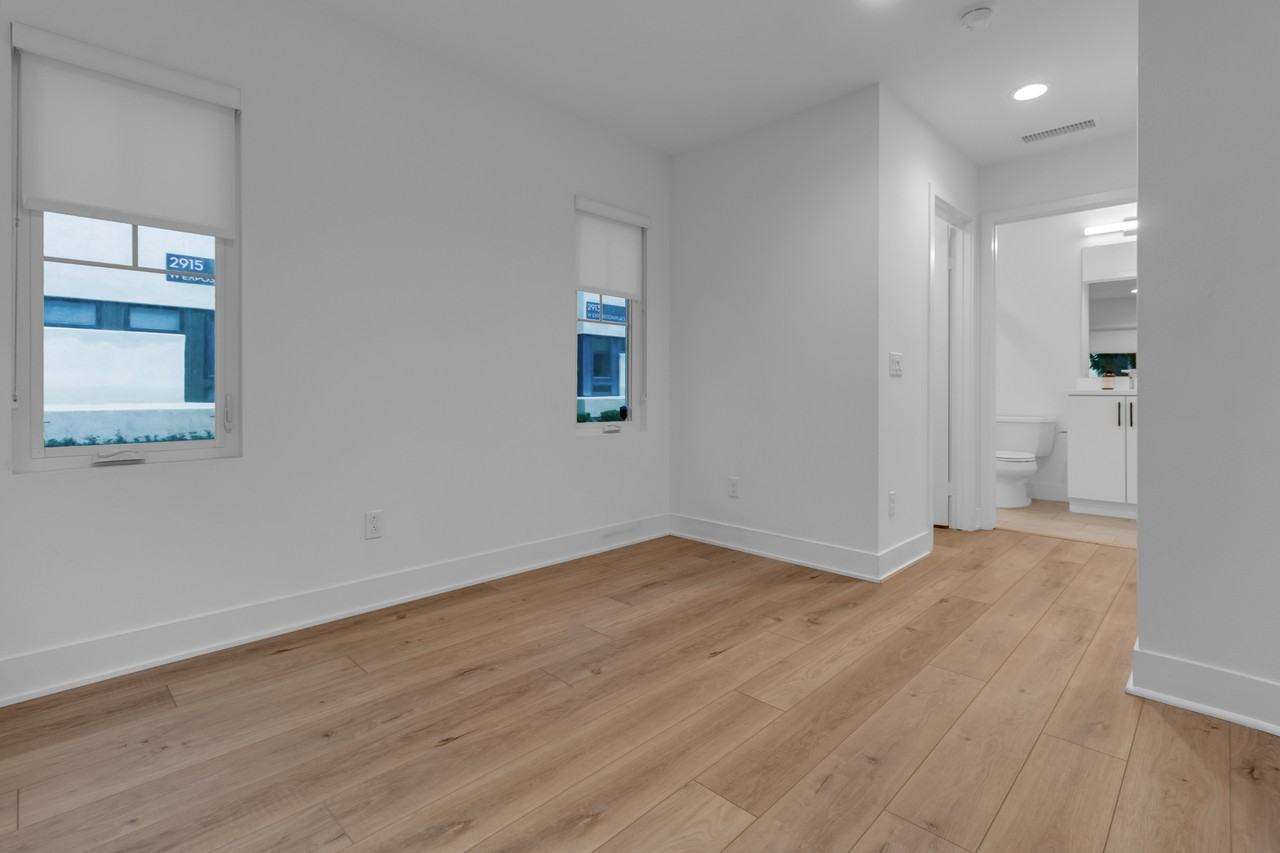 2907 Exposition Pl #1 - Photo 3 of 25