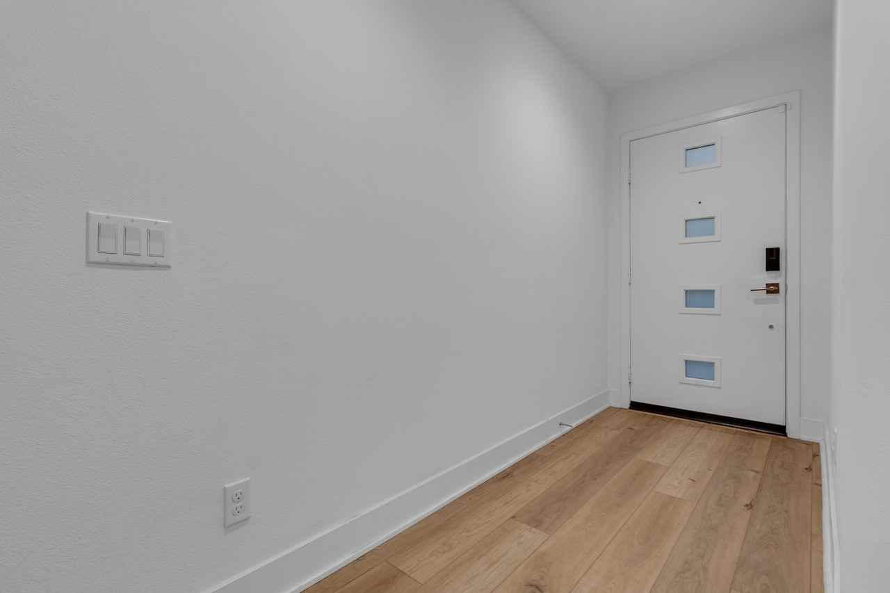 2907 Exposition Pl #1 - Photo 5 of 25