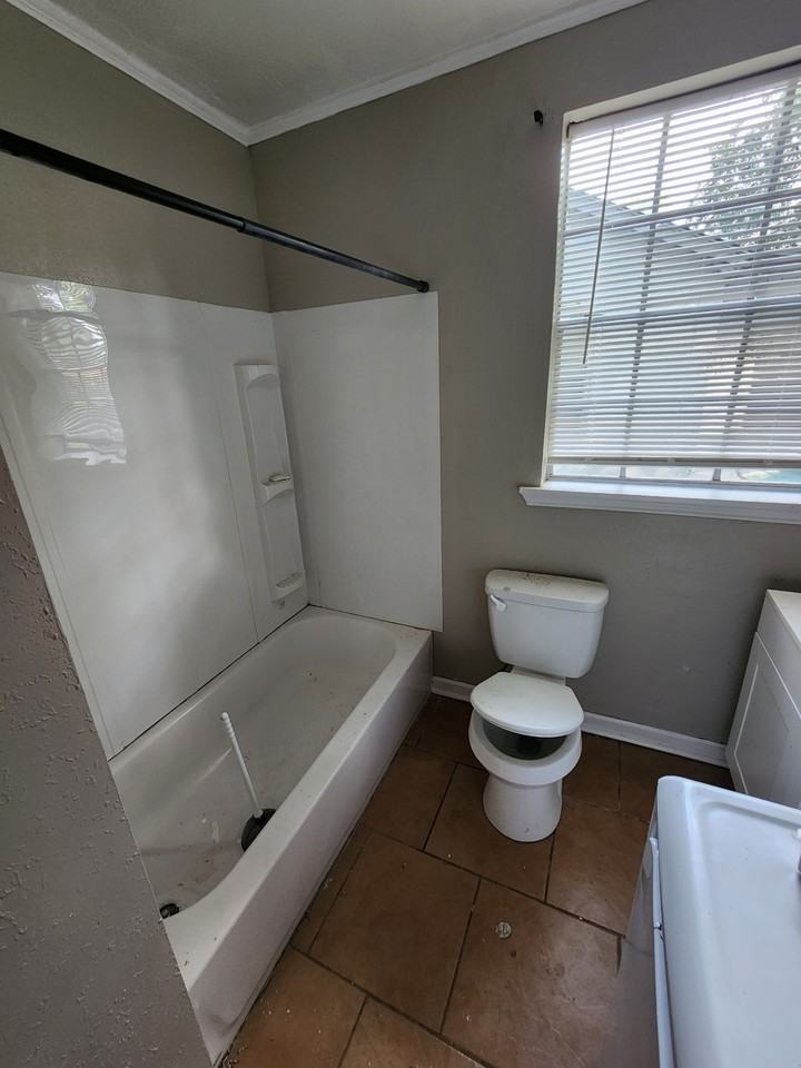 2107 N 16th St #1 - Photo 5 of 5