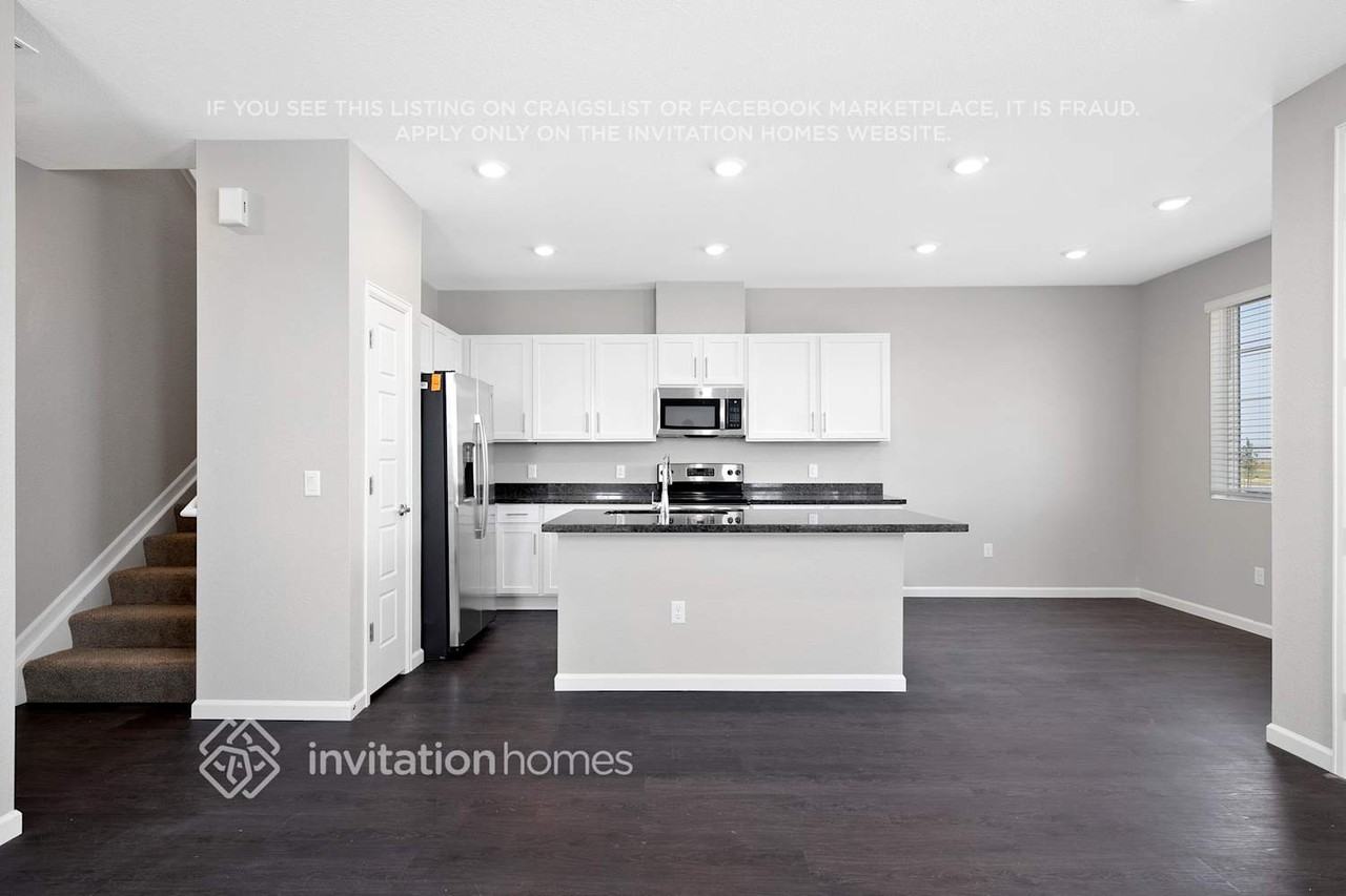 24397 E Montana Ave - Photo 7 of 25