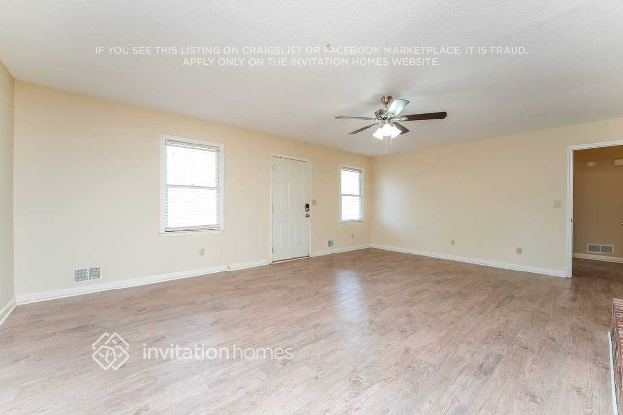 2440 Sherrie Ln Sw - Photo 5 of 18