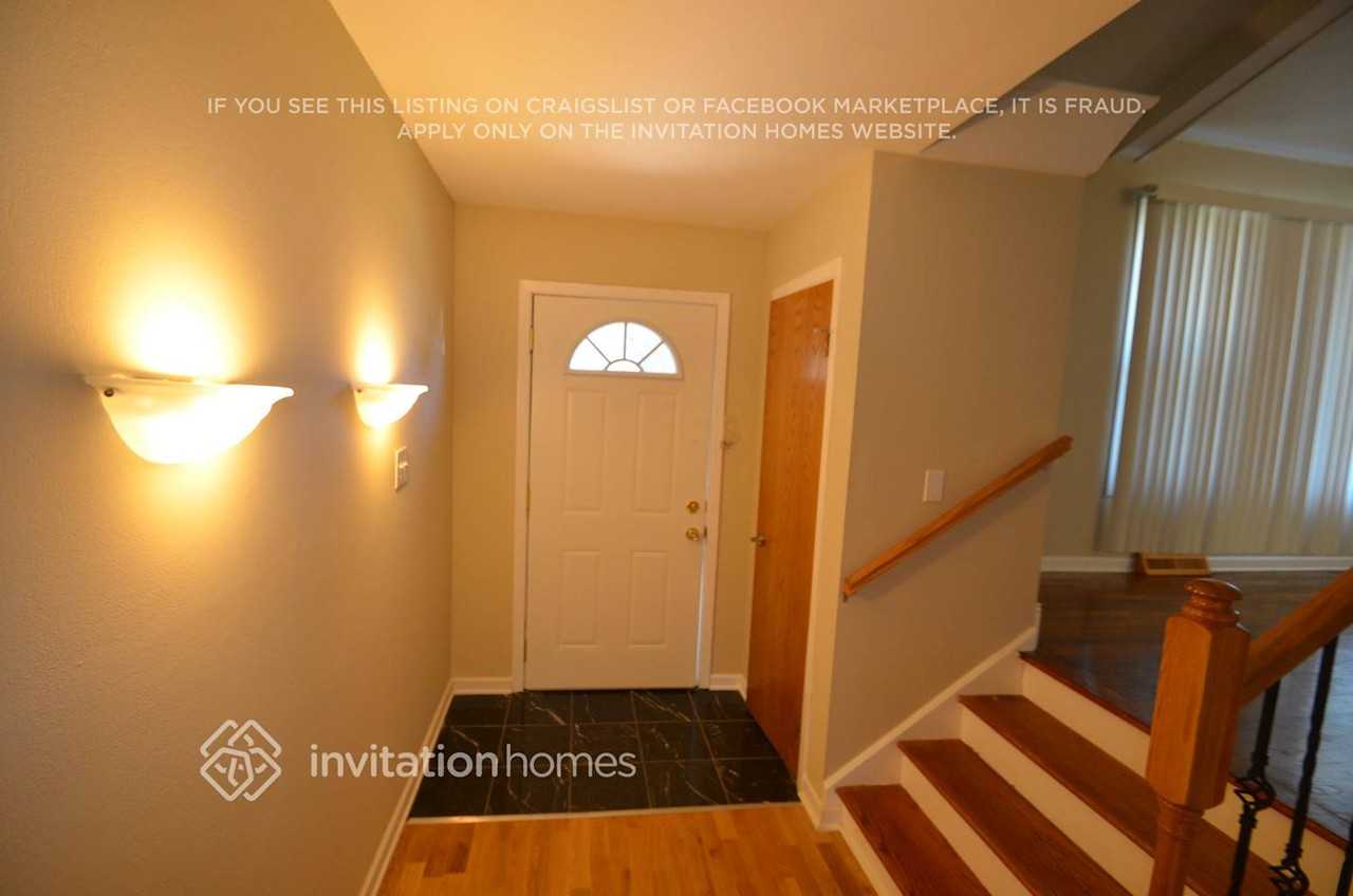 461 N Wesley Dr - Photo 2 of 13