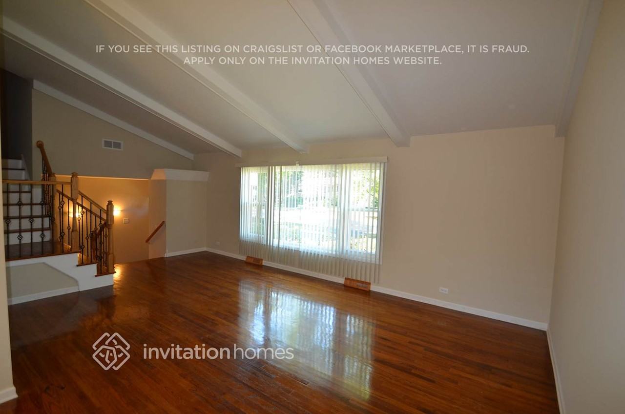 461 N Wesley Dr - Photo 3 of 13