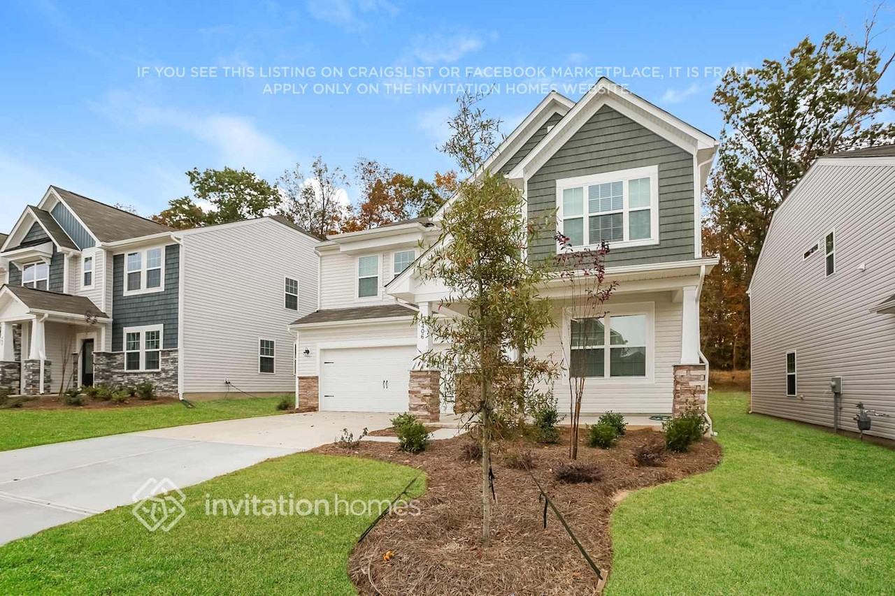 406 Kennerly Center Dr - Photo 3 of 17