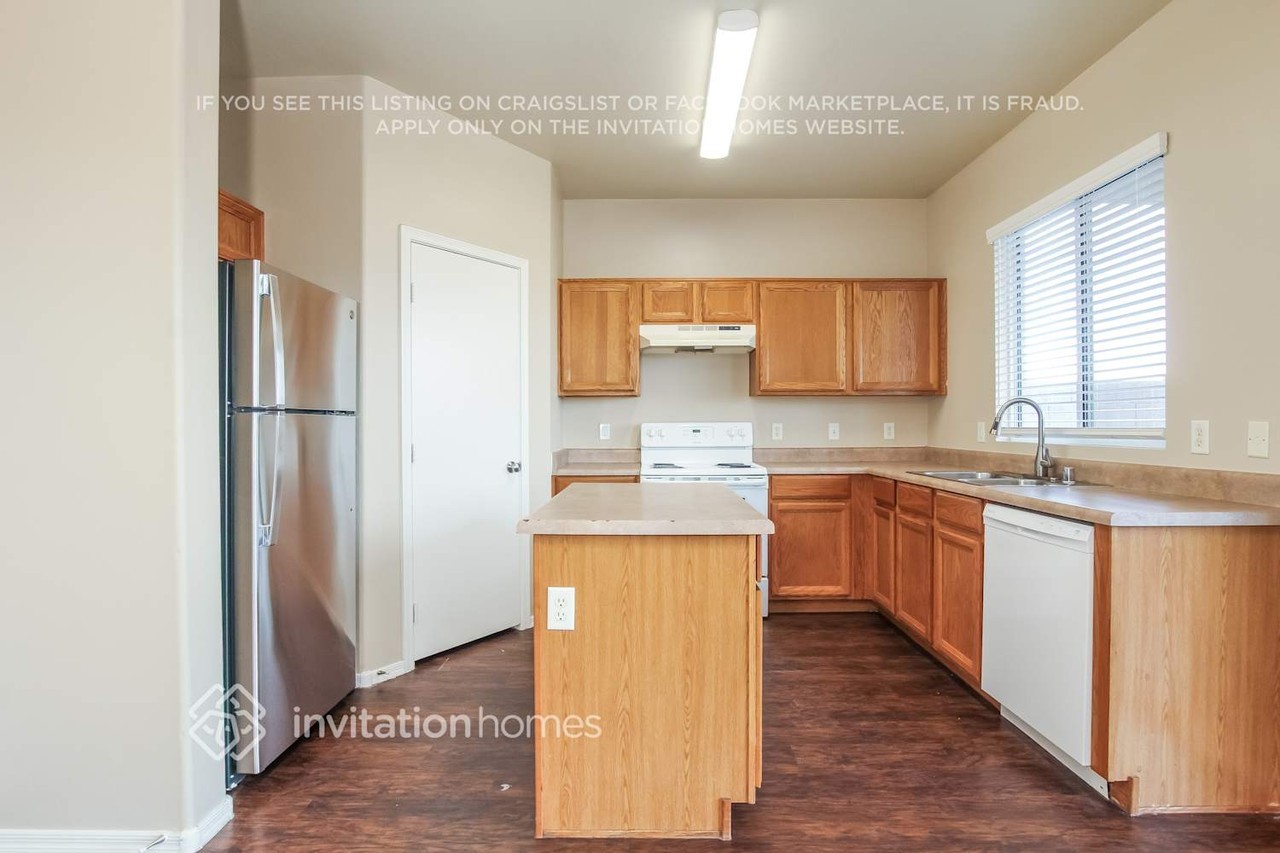 1216 S 121st Ln - Photo 6 of 18