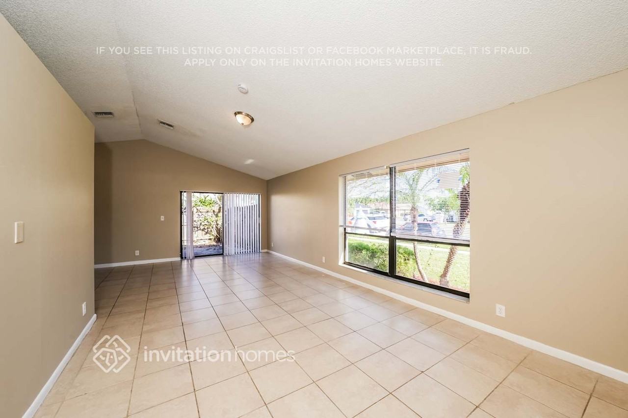 7195 Nw 5th Ave - Photo 3 of 10