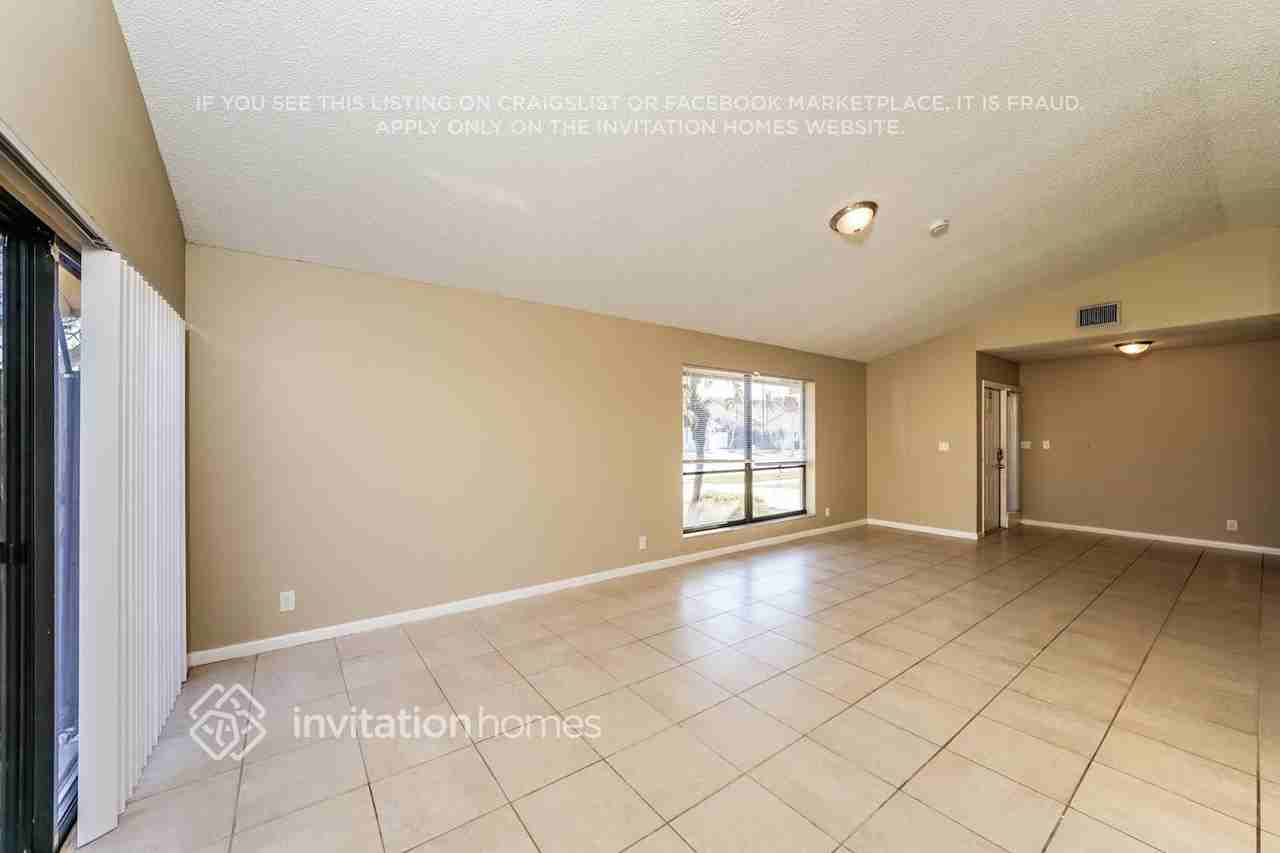 7195 Nw 5th Ave - Photo 4 of 10