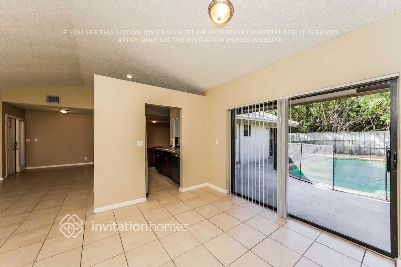 7195 Nw 5th Ave - Photo 5 of 10