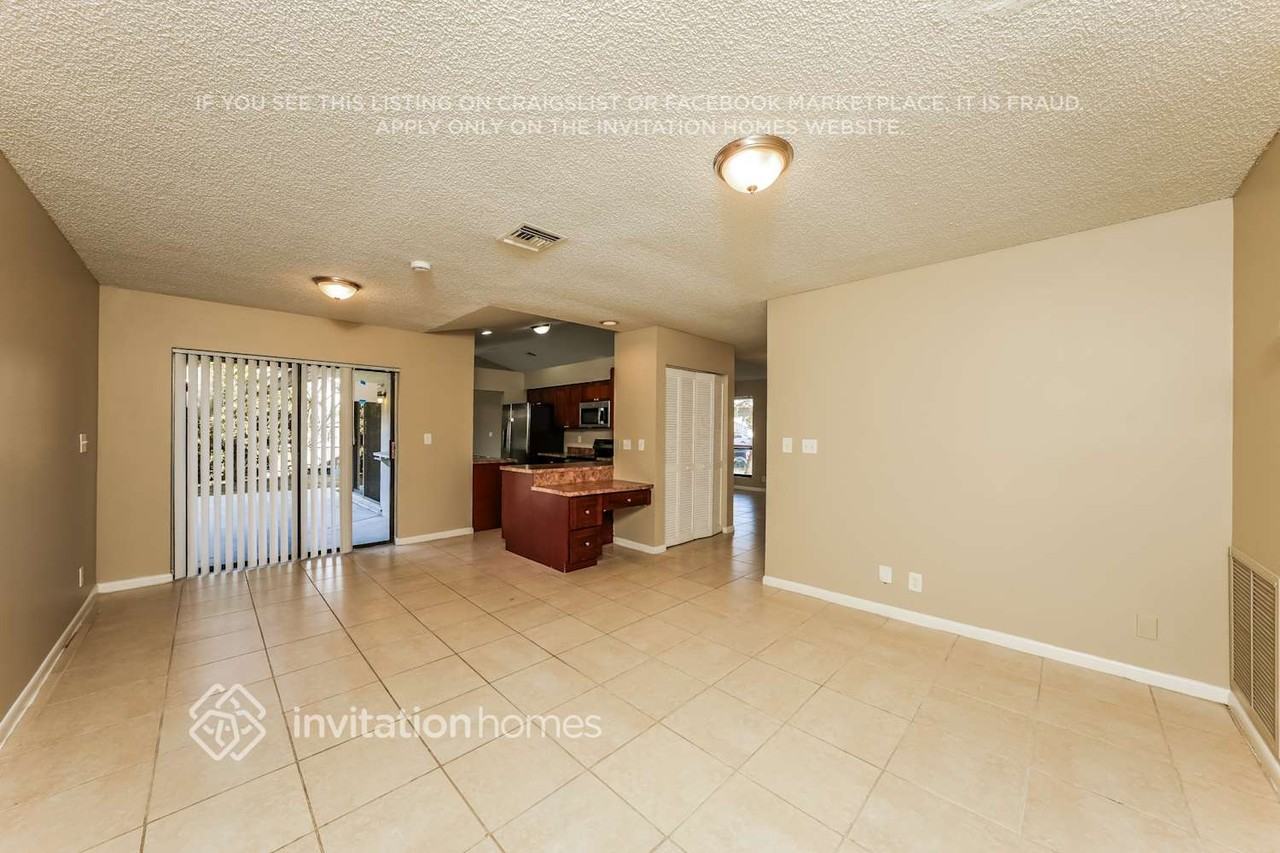 7195 Nw 5th Ave - Photo 6 of 10