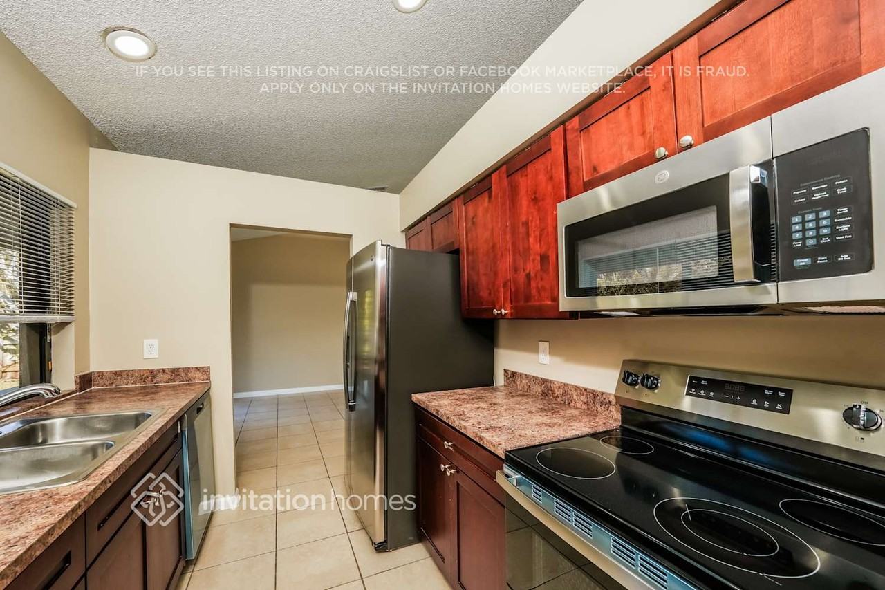 7195 Nw 5th Ave - Photo 7 of 10