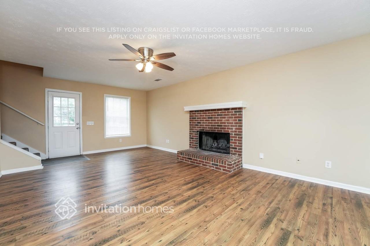 3878 Summer Leigh Ct - Photo 4 of 18