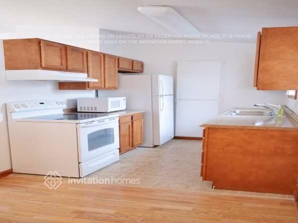 4816 S Pitkin Way - Photo 4 of 19