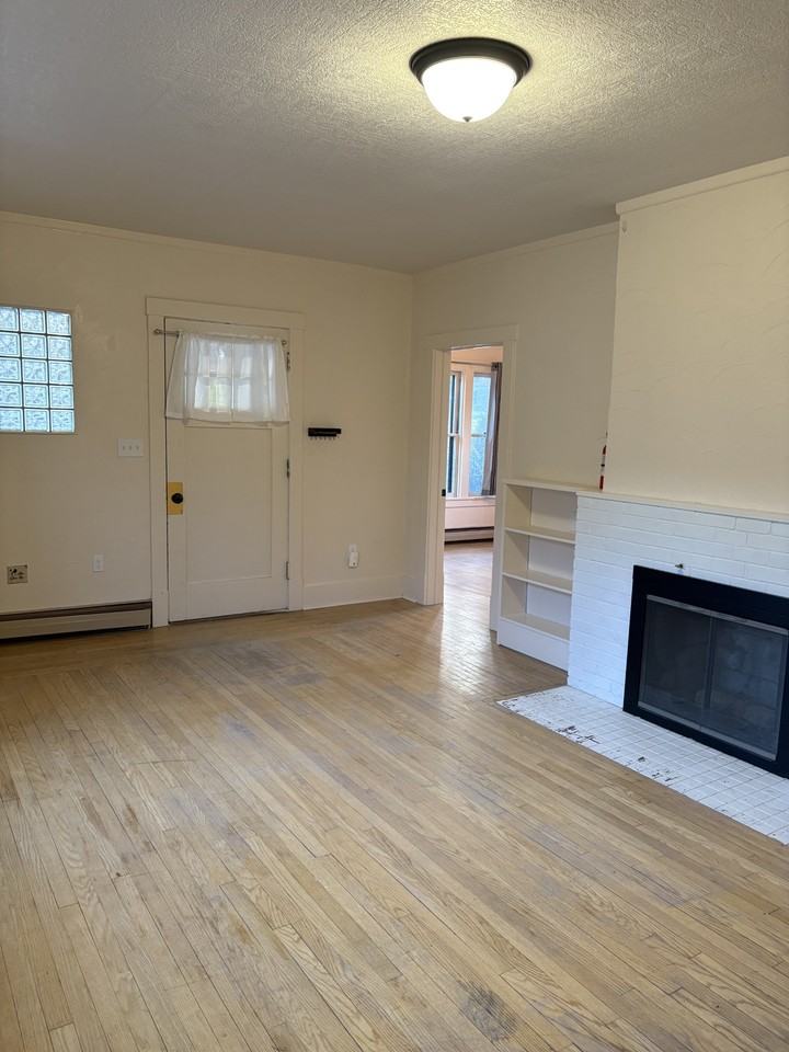 737 S Atlantic St #2 - Photo 3 of 18