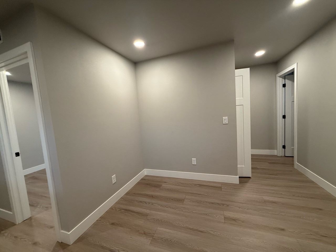 651 Washington St #1 - Photo 4 of 31