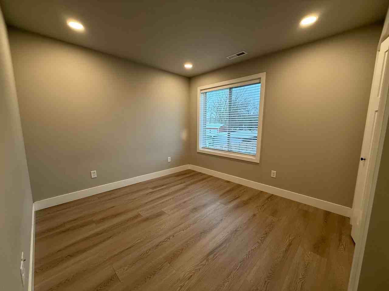 651 Washington St #1 - Photo 5 of 31