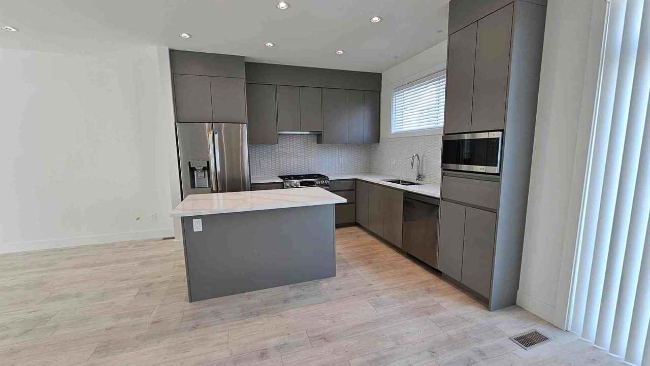 23785 Dewdney Trunk Rd #22 - Photo 3 of 20