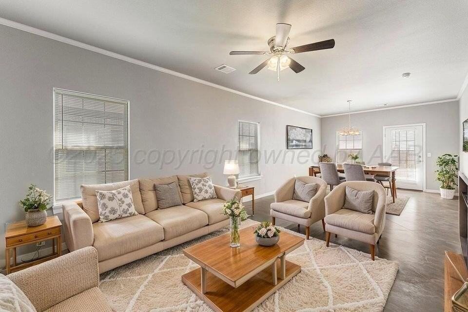 9921 Otis Ct - Photo 4 of 37