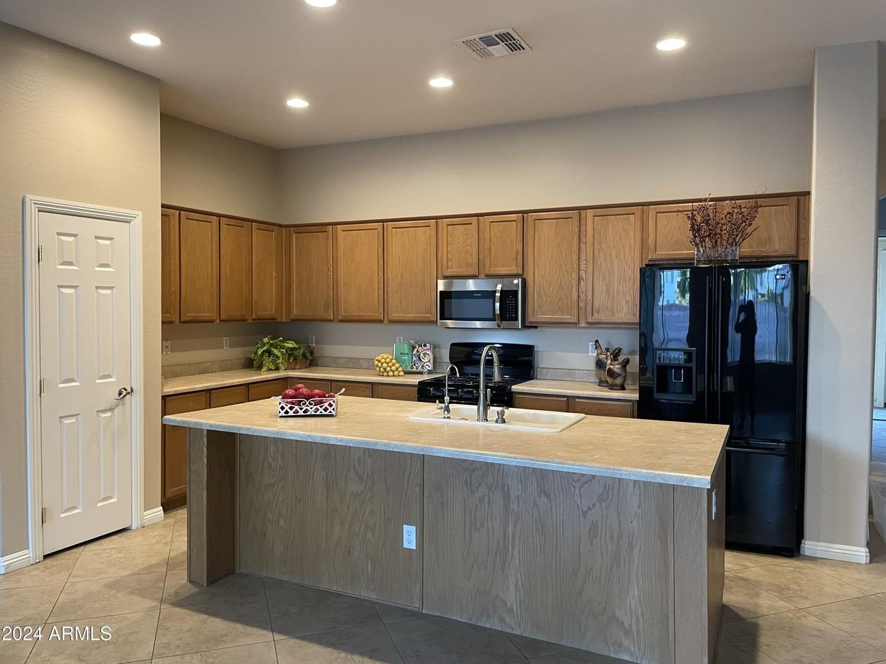 1967 E Glacier Pl - Photo 4 of 35