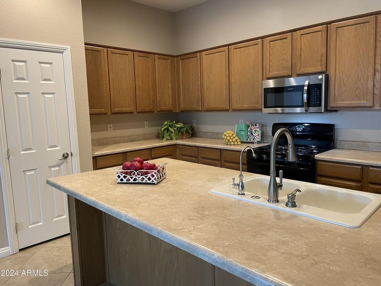 1967 E Glacier Pl - Photo 5 of 35