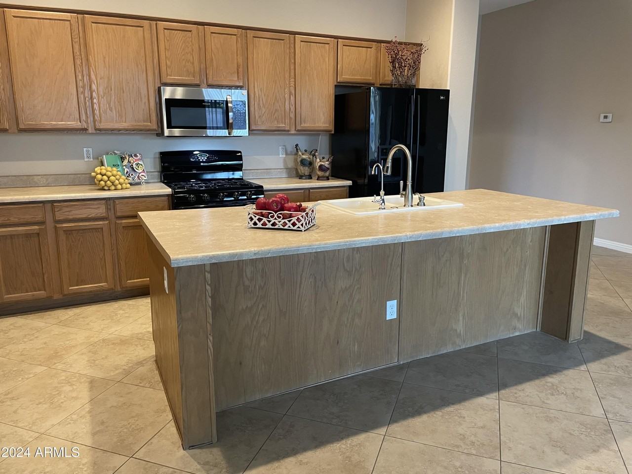 1967 E Glacier Pl - Photo 6 of 35