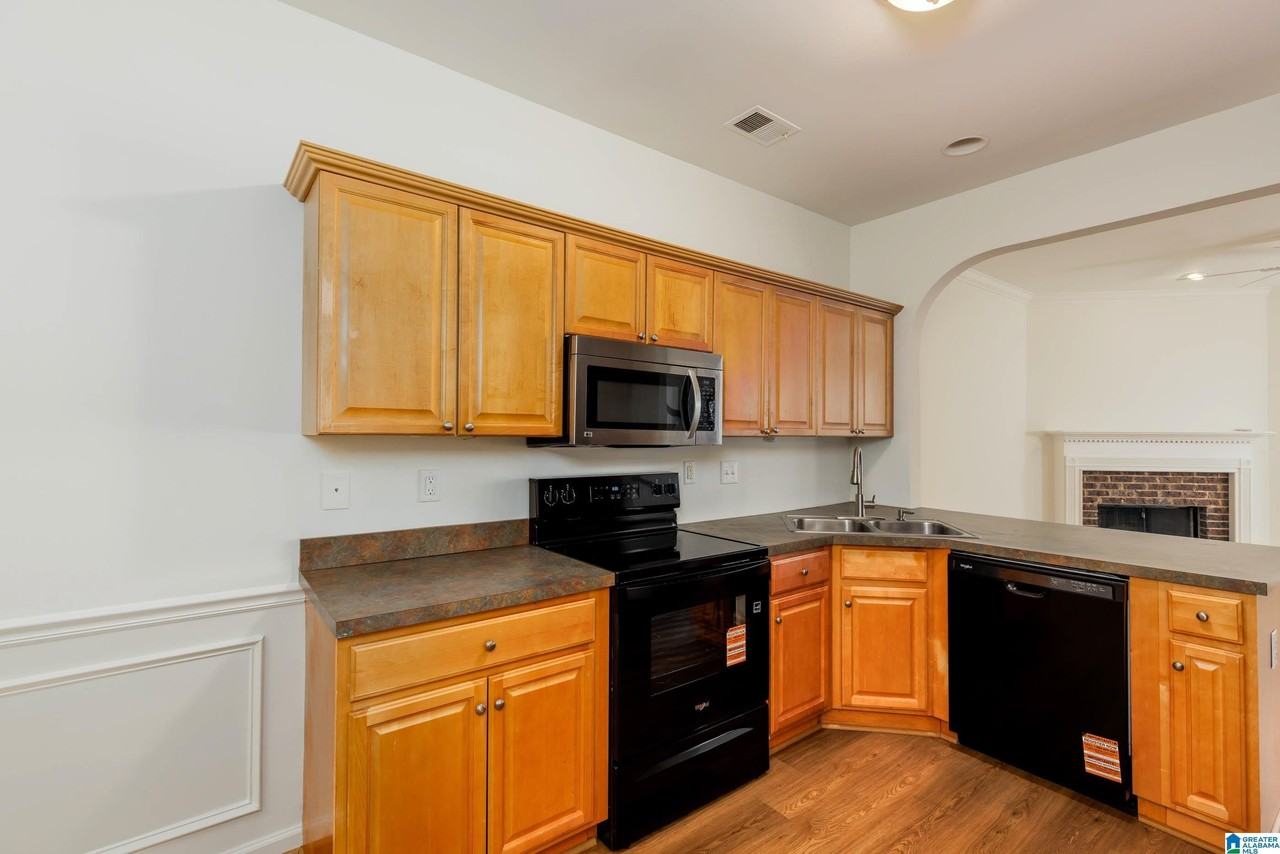 2332 Ridgemont Dr - Photo 3 of 24