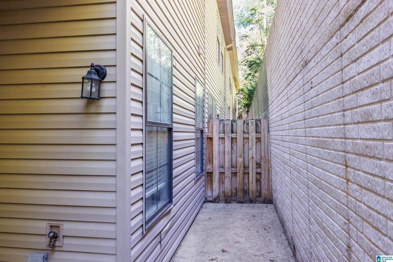 2332 Ridgemont Dr - Photo 7 of 24