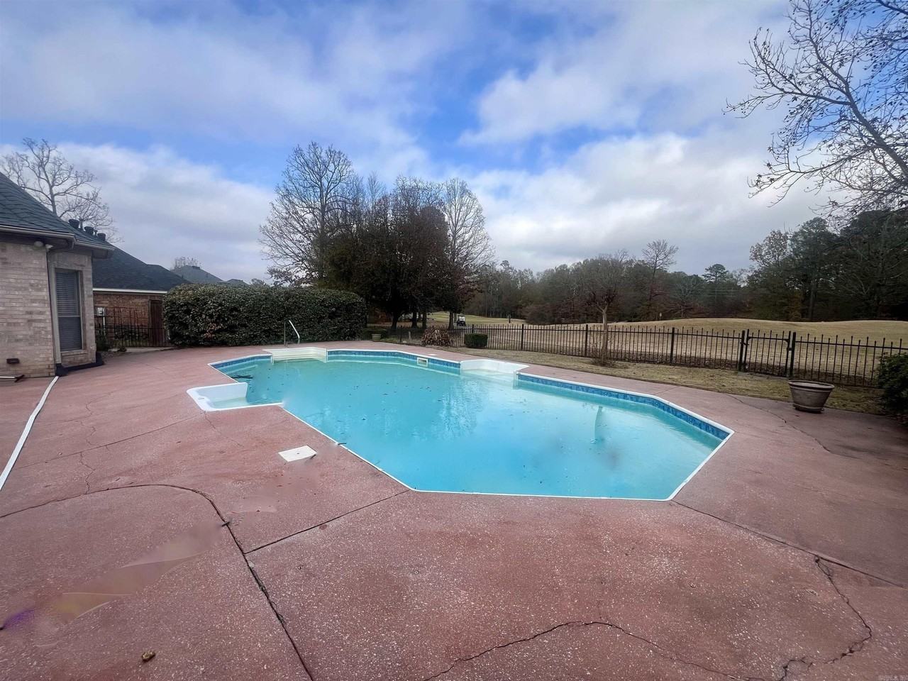 192 Marseille Dr - Photo 5 of 35