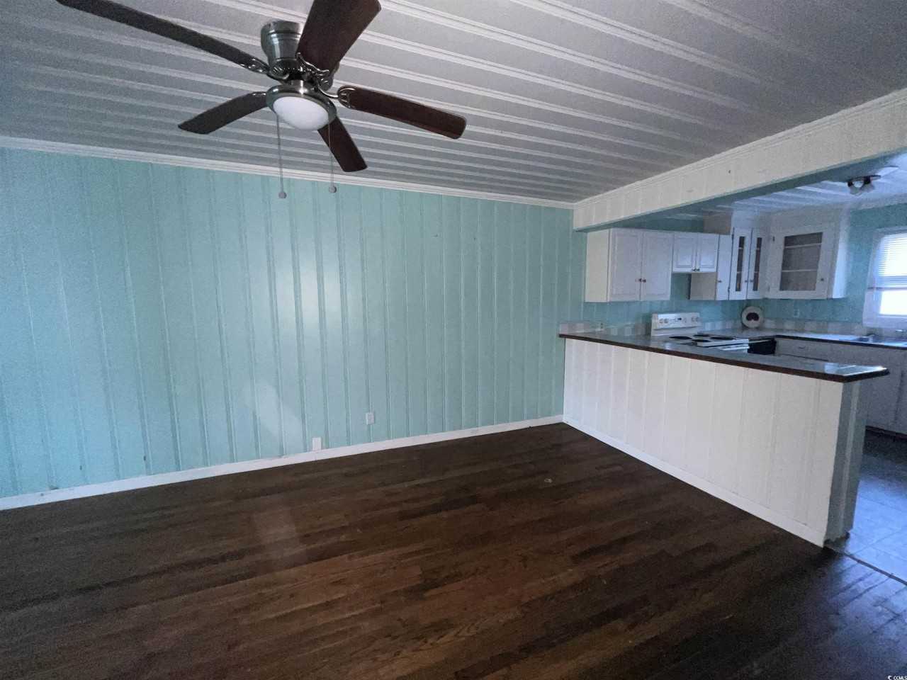 203 56th Ave N - Photo 5 of 14