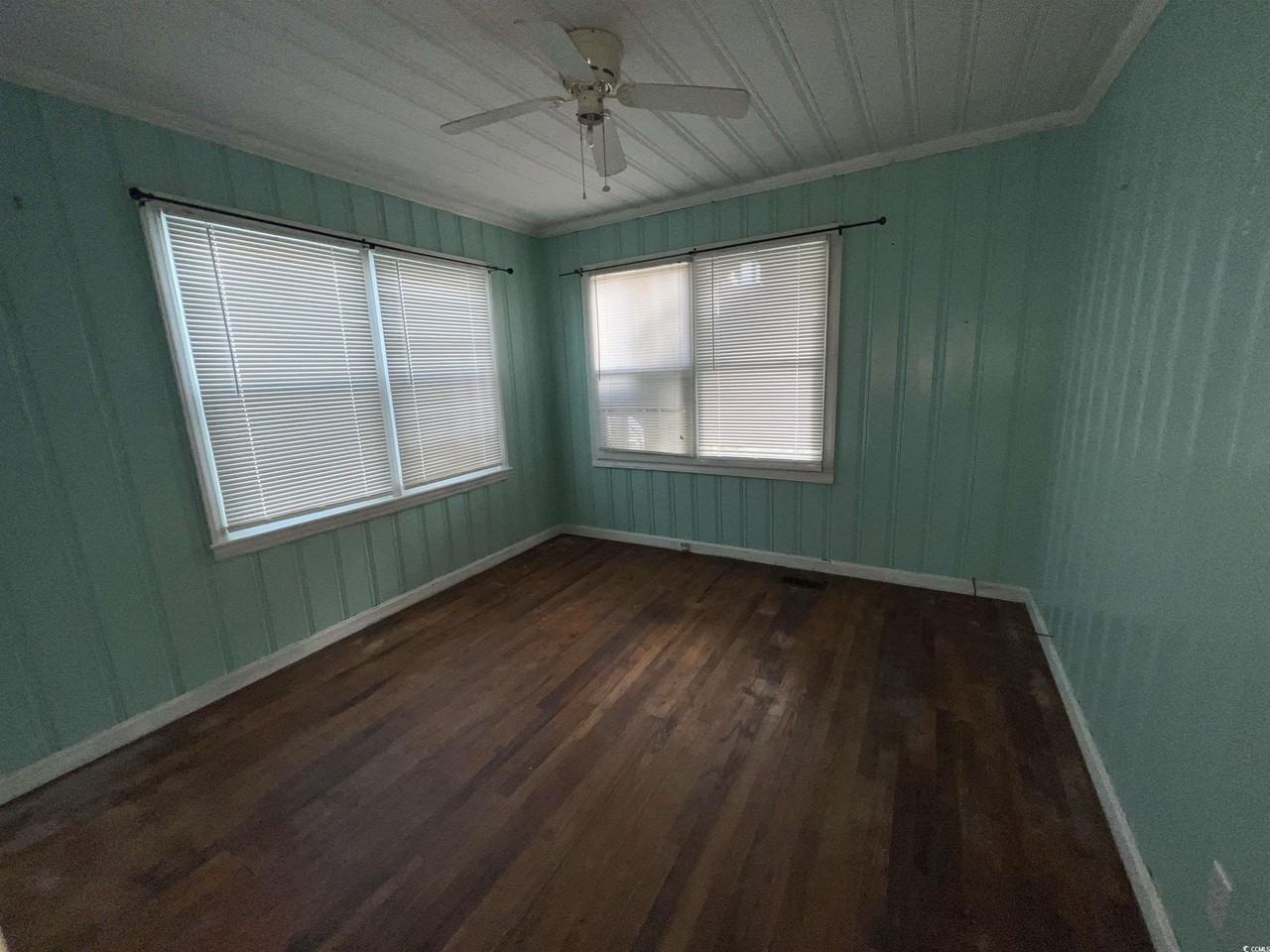 203 56th Ave N - Photo 7 of 14