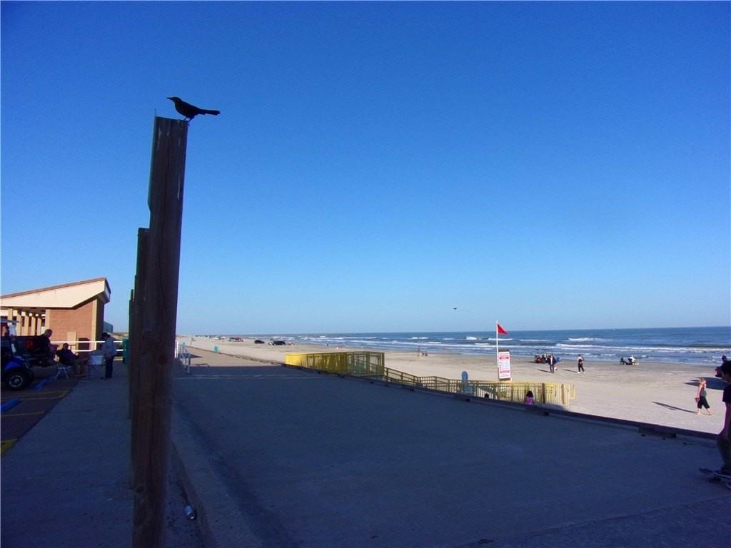 15005 Windward Dr Unit 211 #211 - Photo 5 of 40