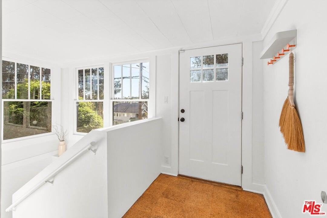 4849 San Rafael Ave - Photo 5 of 38