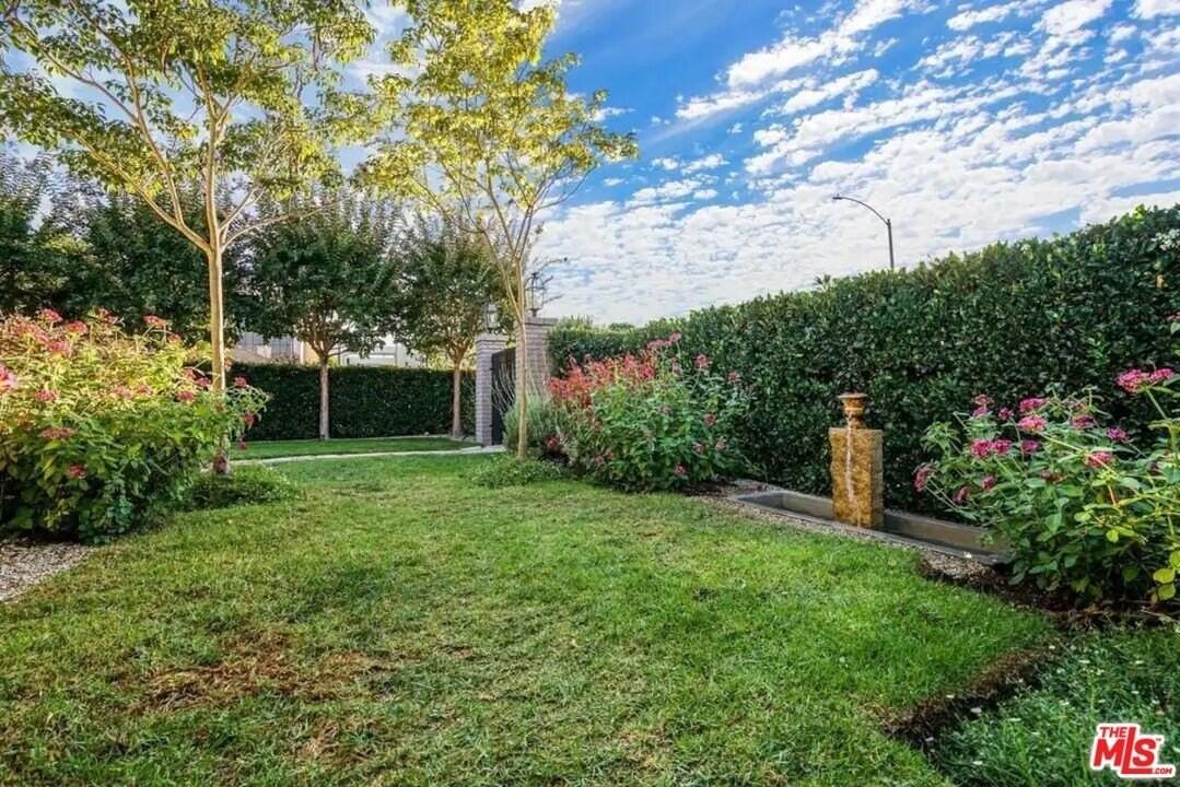 1972 Stearns Dr - Photo 2 of 35