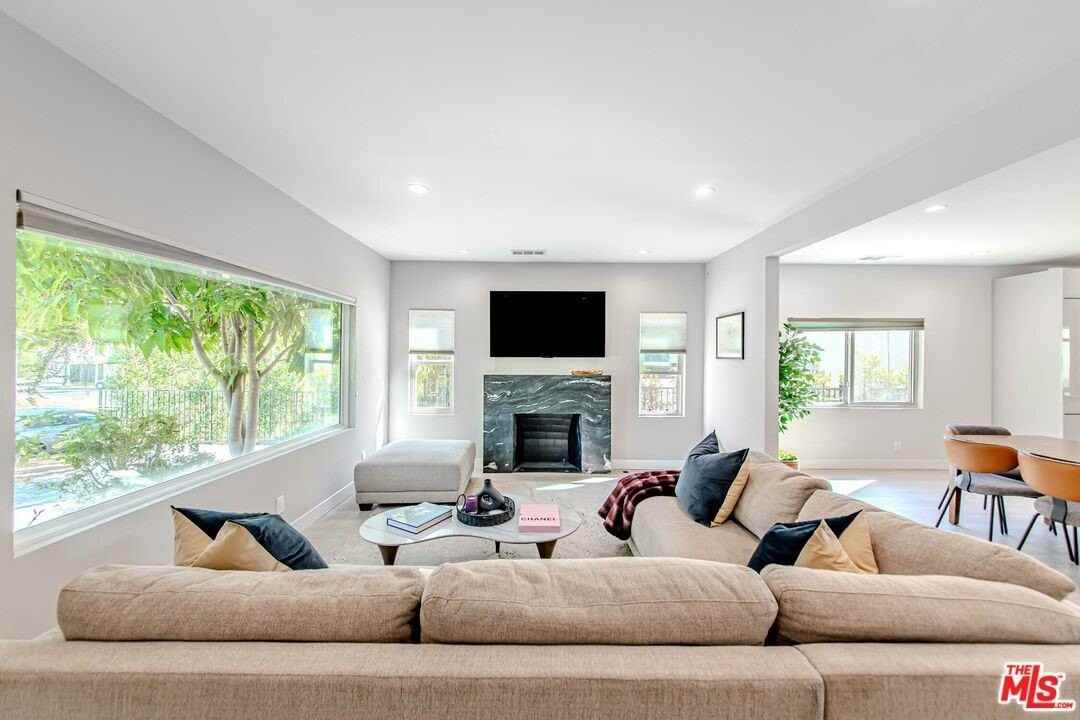 507 N Formosa Ave - Photo 6 of 50