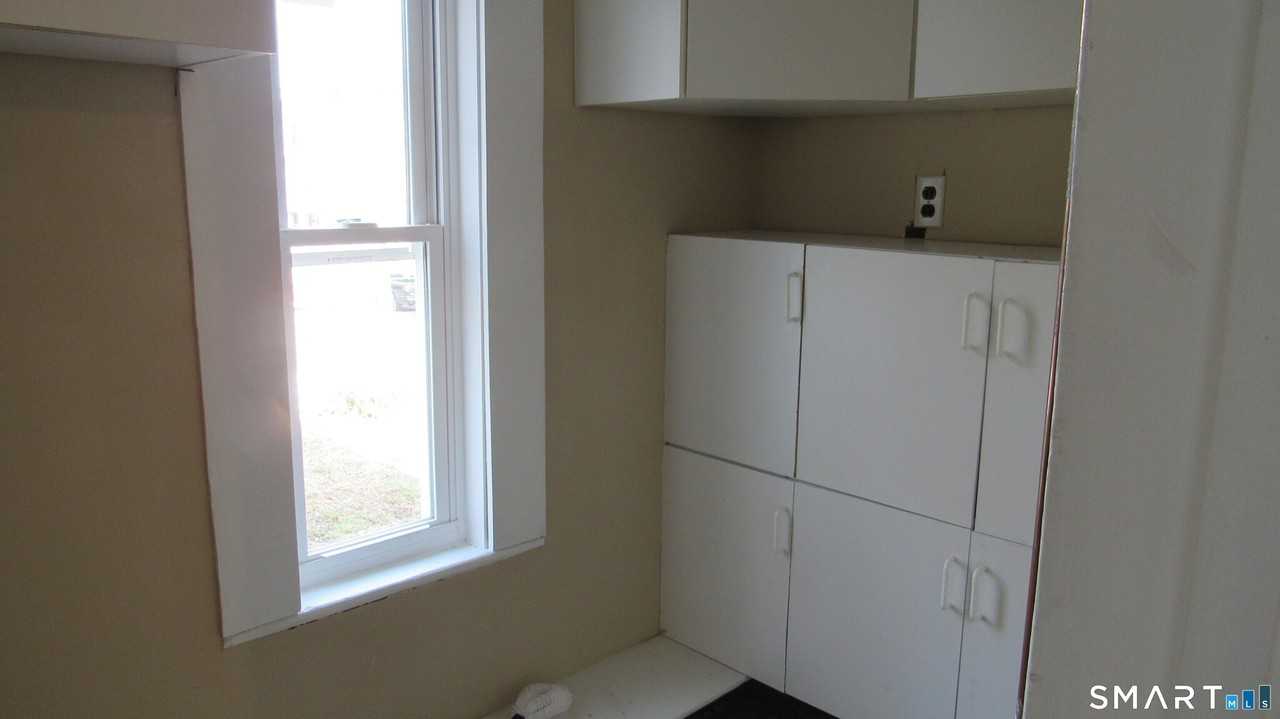 246 N Elm St #1stFL - Photo 4 of 11