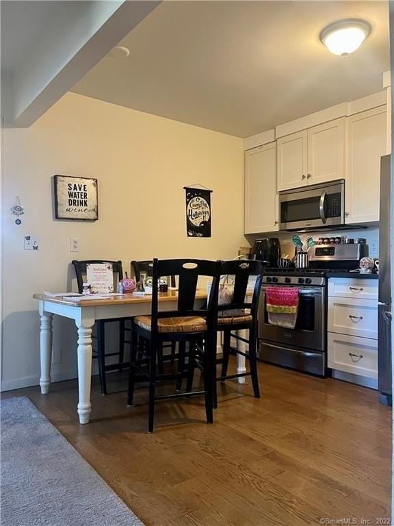 115 Main St #8 - Photo 4 of 17