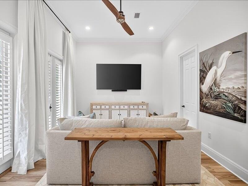 3161 Club Dr - Photo 4 of 49