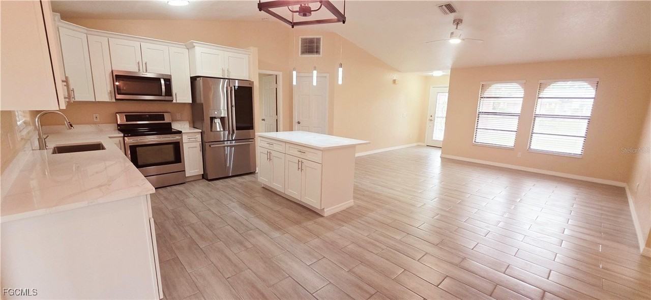 930 Sw 34th St - Photo 6 of 31