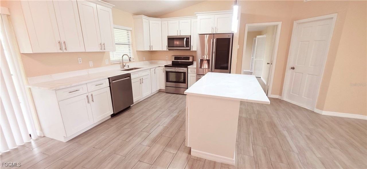 930 Sw 34th St - Photo 7 of 31