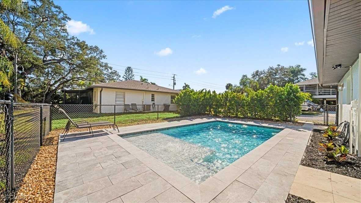 27585 Imperial Shores Blvd - Photo 5 of 50