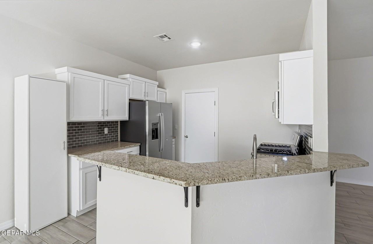 11965 Mountains Pl - Photo 7 of 23