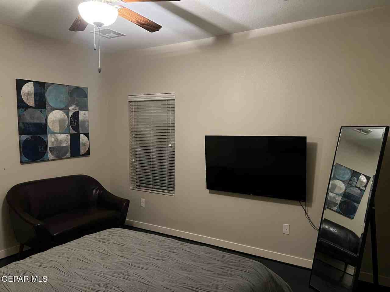 13208 Pocklington Rd - Photo 4 of 11