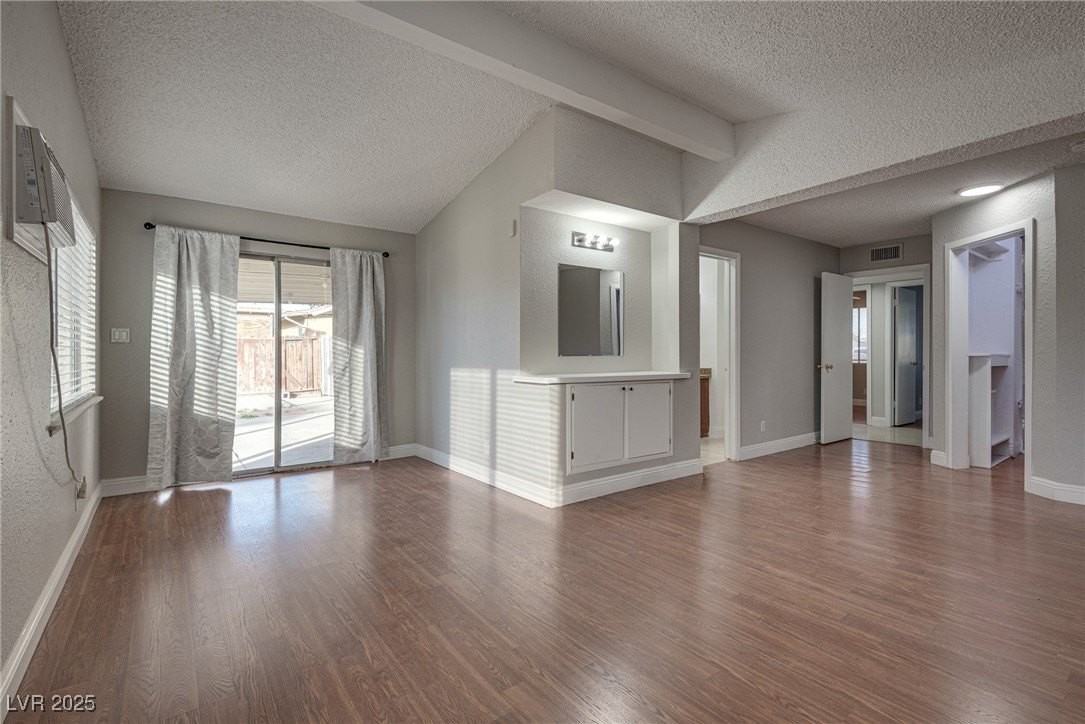 800 Slayton Dr - Photo 4 of 15