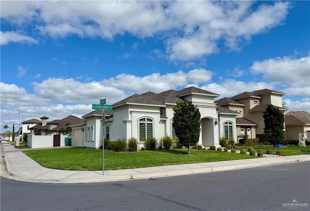 912 W Cheyenne Ave - Photo 2 of 17