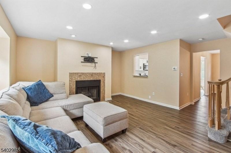 4 Tow Path Cres - Photo 3 of 12