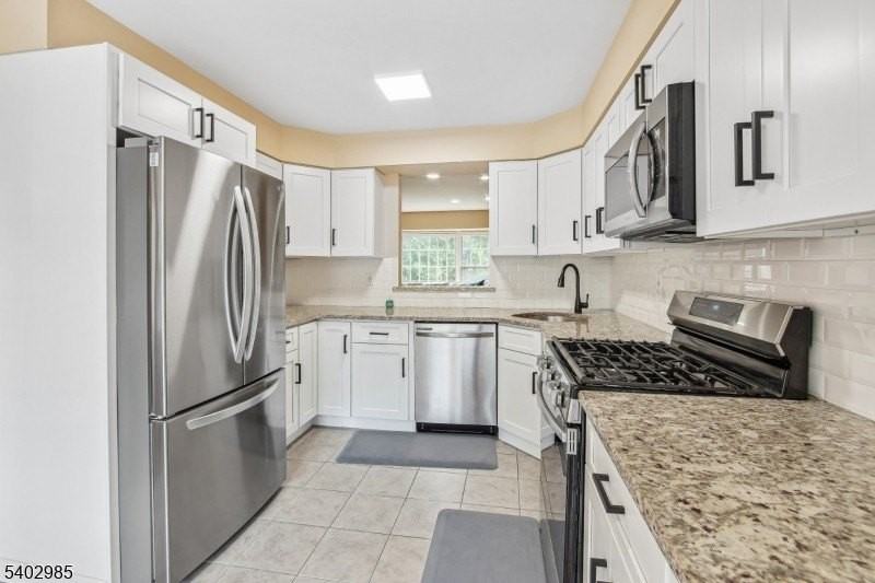 4 Tow Path Cres - Photo 5 of 12